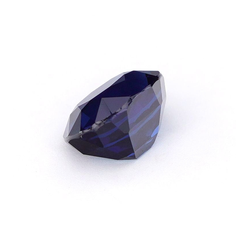 1.55ct Natural Royal Blue Sapphire – Oval shaped- VVS Clarity