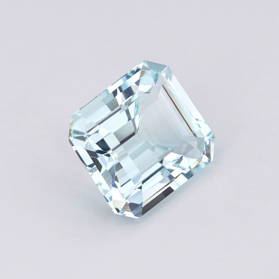 Natural Aquamarine 5.55 Ct – Light Blue | Emerald Cut| Custom Jewelry