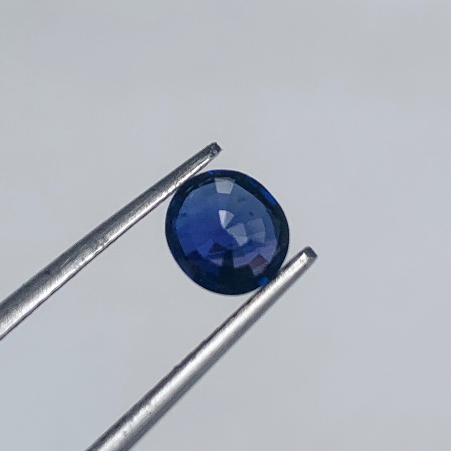 Natural Blue Sapphire - 1.07 Ct, Round Cut, Natural Corundum