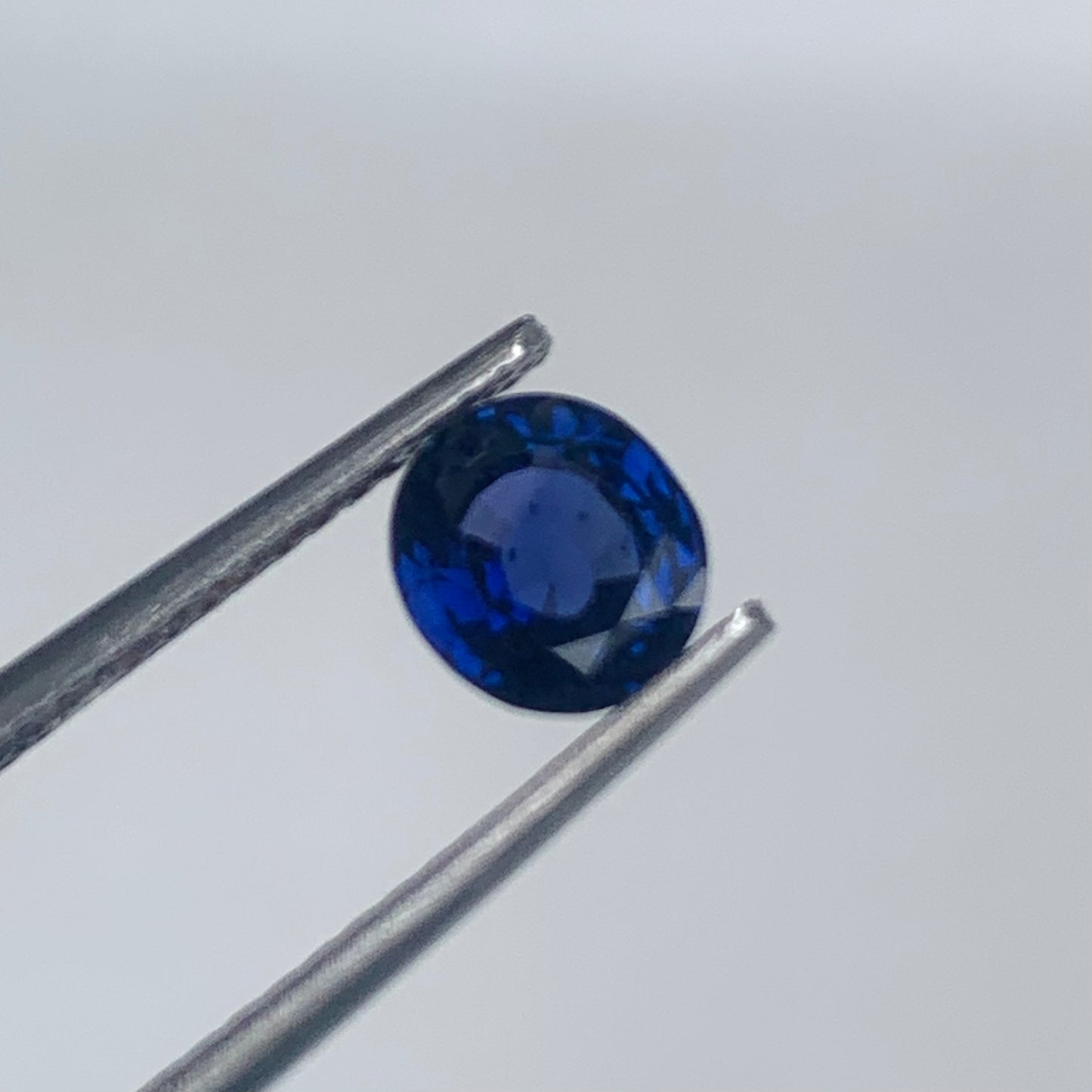 Natural Blue Sapphire - 1.07 Ct, Round Cut, Natural Corundum
