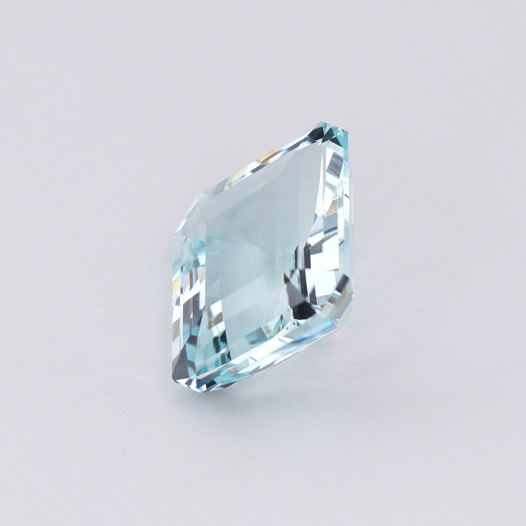 Natural Aquamarine 5.55 Ct – Light Blue | Emerald Cut| Custom Jewelry