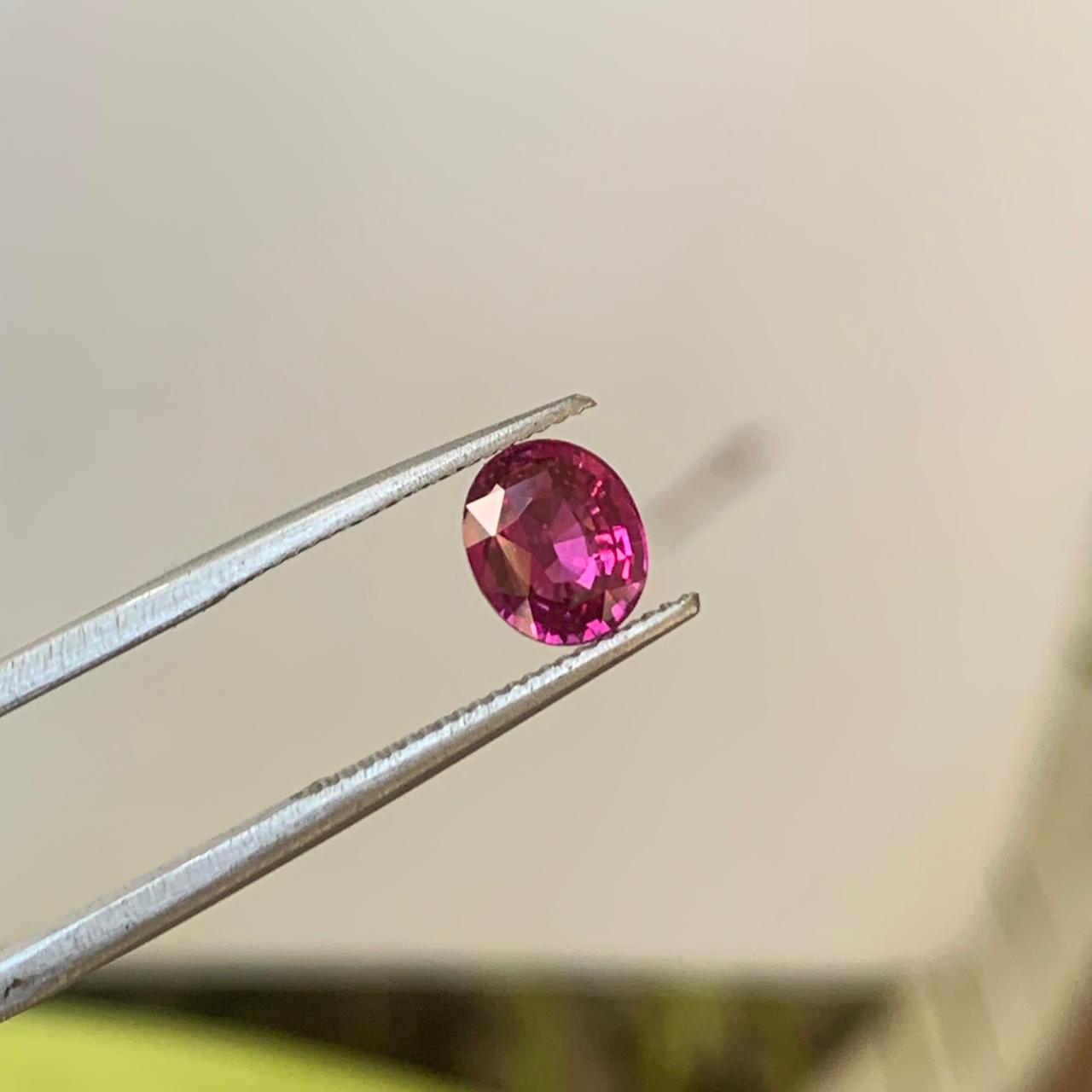 Unheated Hot Pink Sapphire 1.10 ct Oval – Mozambique