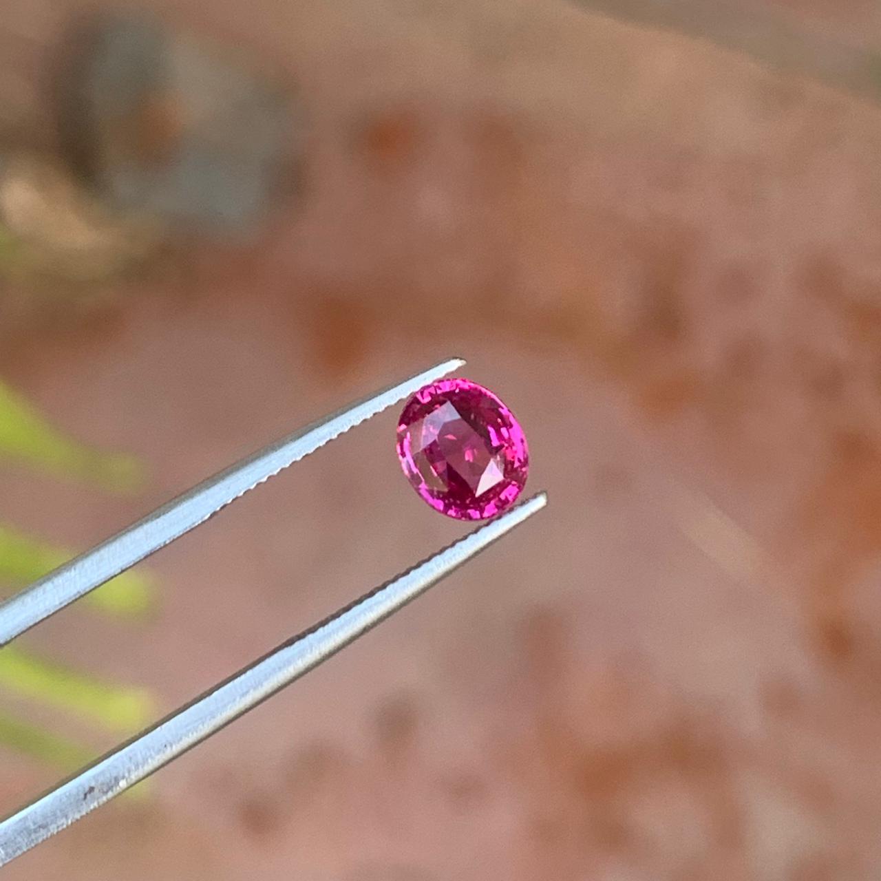 Unheated Hot Pink Sapphire 1.10 ct Oval – Mozambique