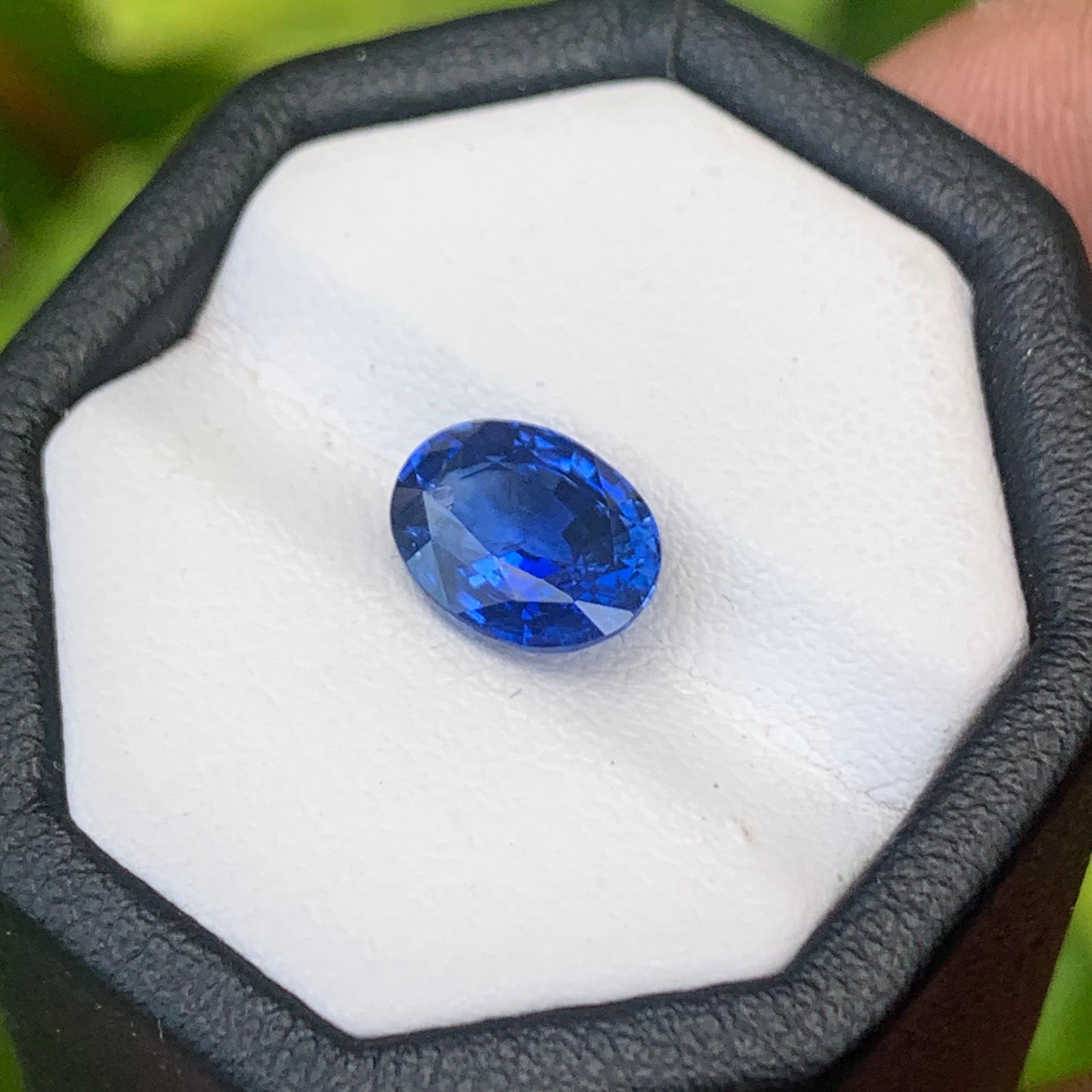 Unheated Cornflower Blue Sapphire 5.56 ct Oval – Sri Lanka