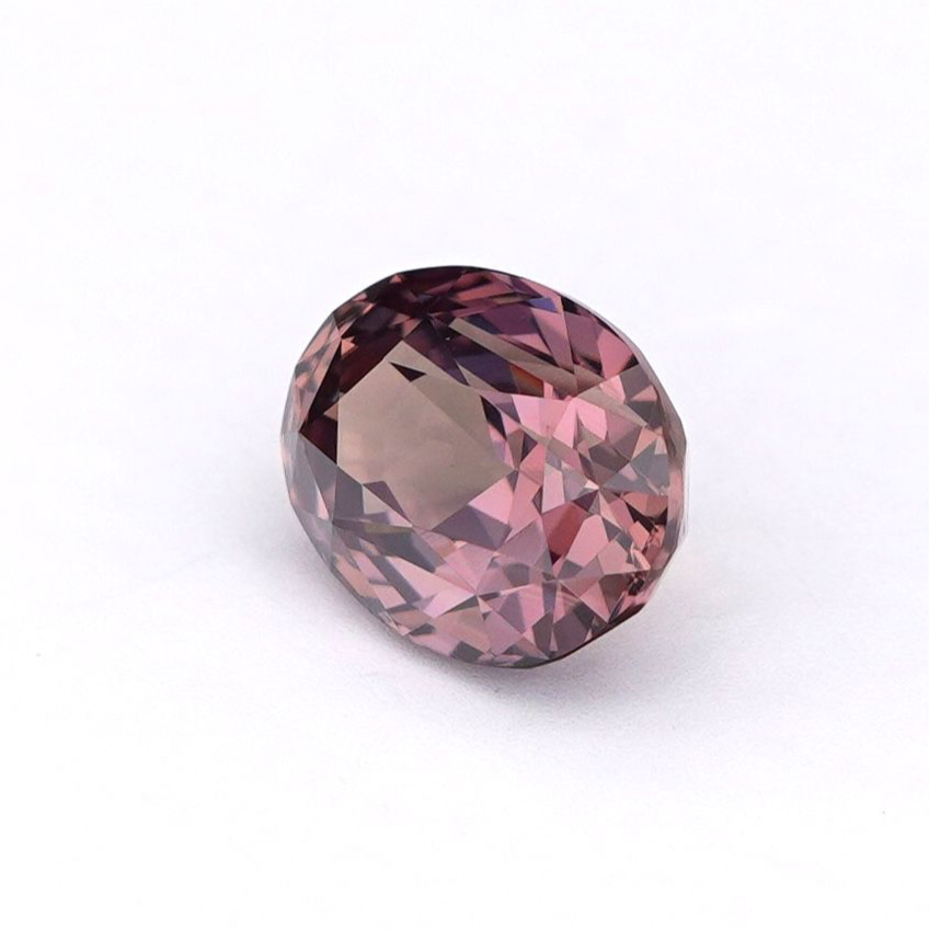 Unheated Colour Changed Sapphire 1.67 ct Oval – Sri Lanka