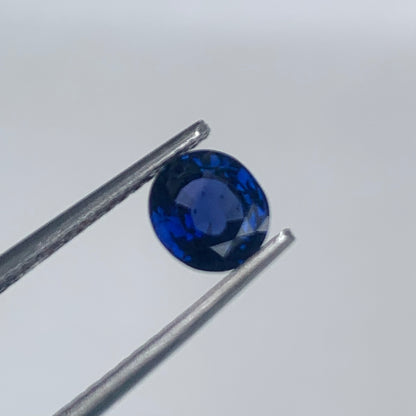 Natural Blue Sapphire - 1.07 Ct,  Round Cut, Natural Corundum