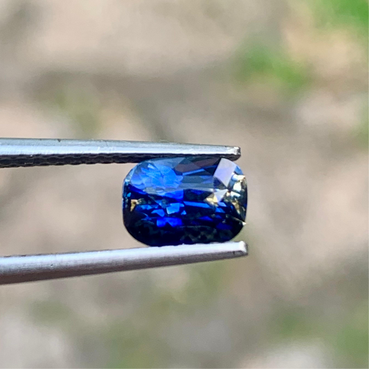 Natural Bi-Color Sapphire - 1.61ct Unheated Sapphire - Ceylon Origin