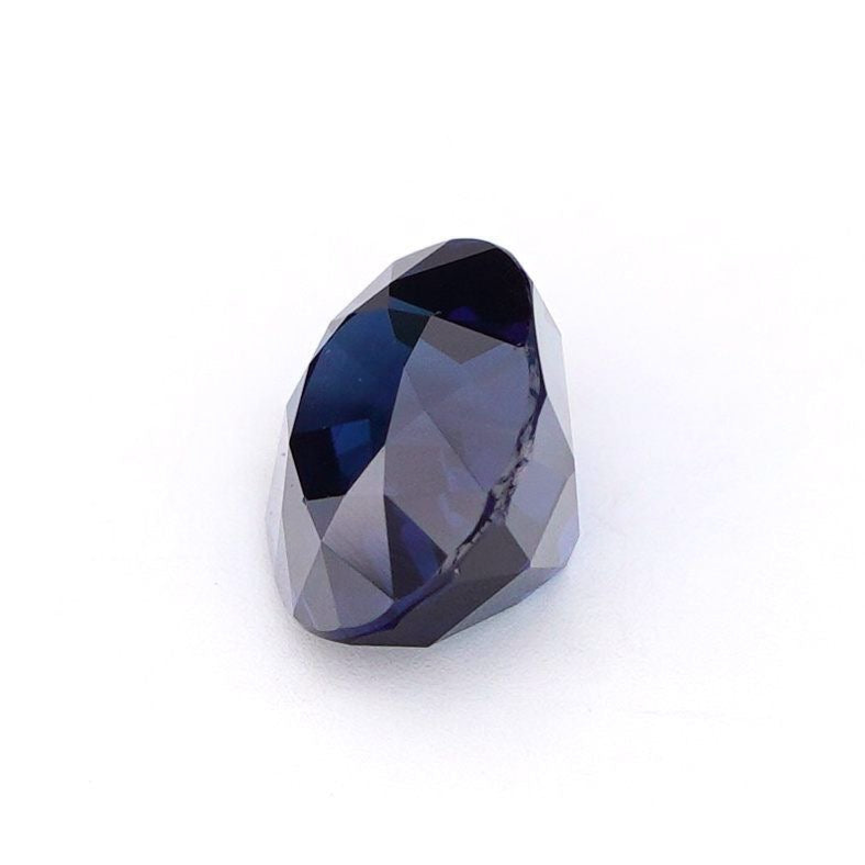 Unheated Royal Blue Sapphire 1.57 ct Oval – Madagascar