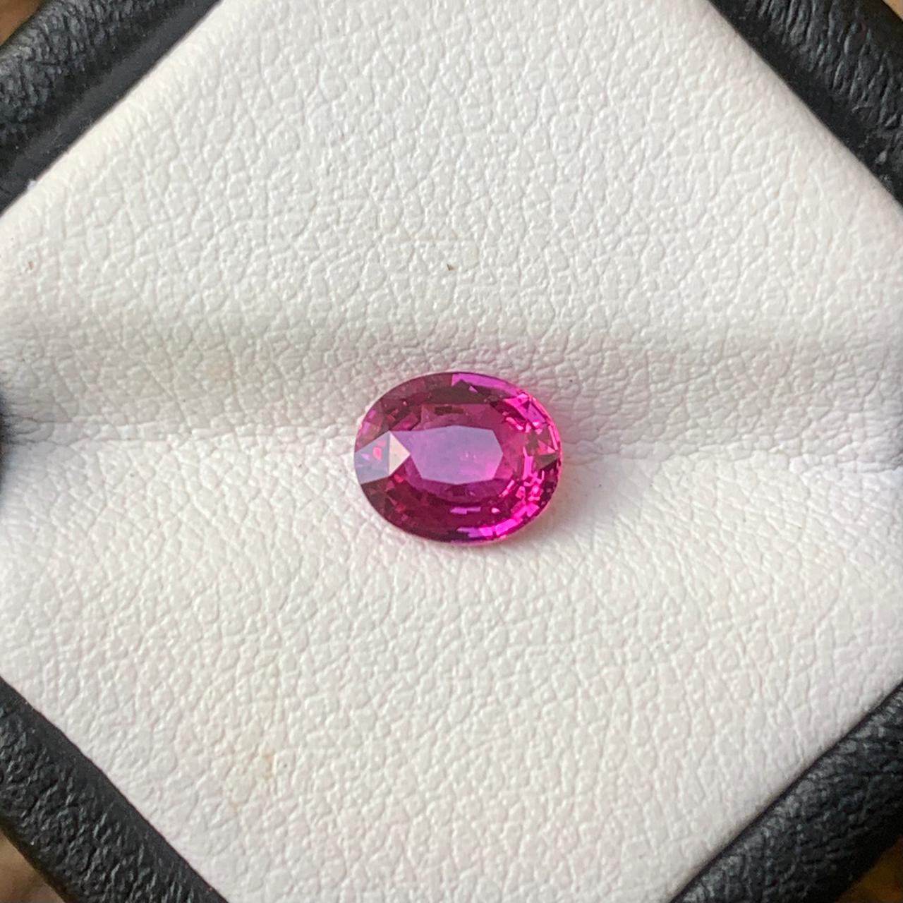 Unheated Hot Pink Sapphire 1.10 ct Oval – Mozambique
