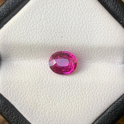 Unheated Hot Pink Sapphire 1.10 ct Oval – Mozambique