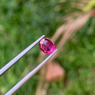 Unheated Hot Pink Sapphire 1.10 ct Oval – Mozambique