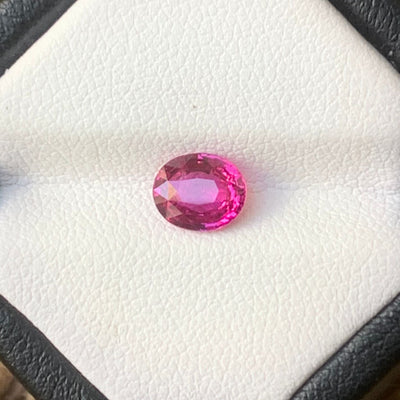 Unheated Hot Pink Sapphire 1.10 ct Oval – Mozambique