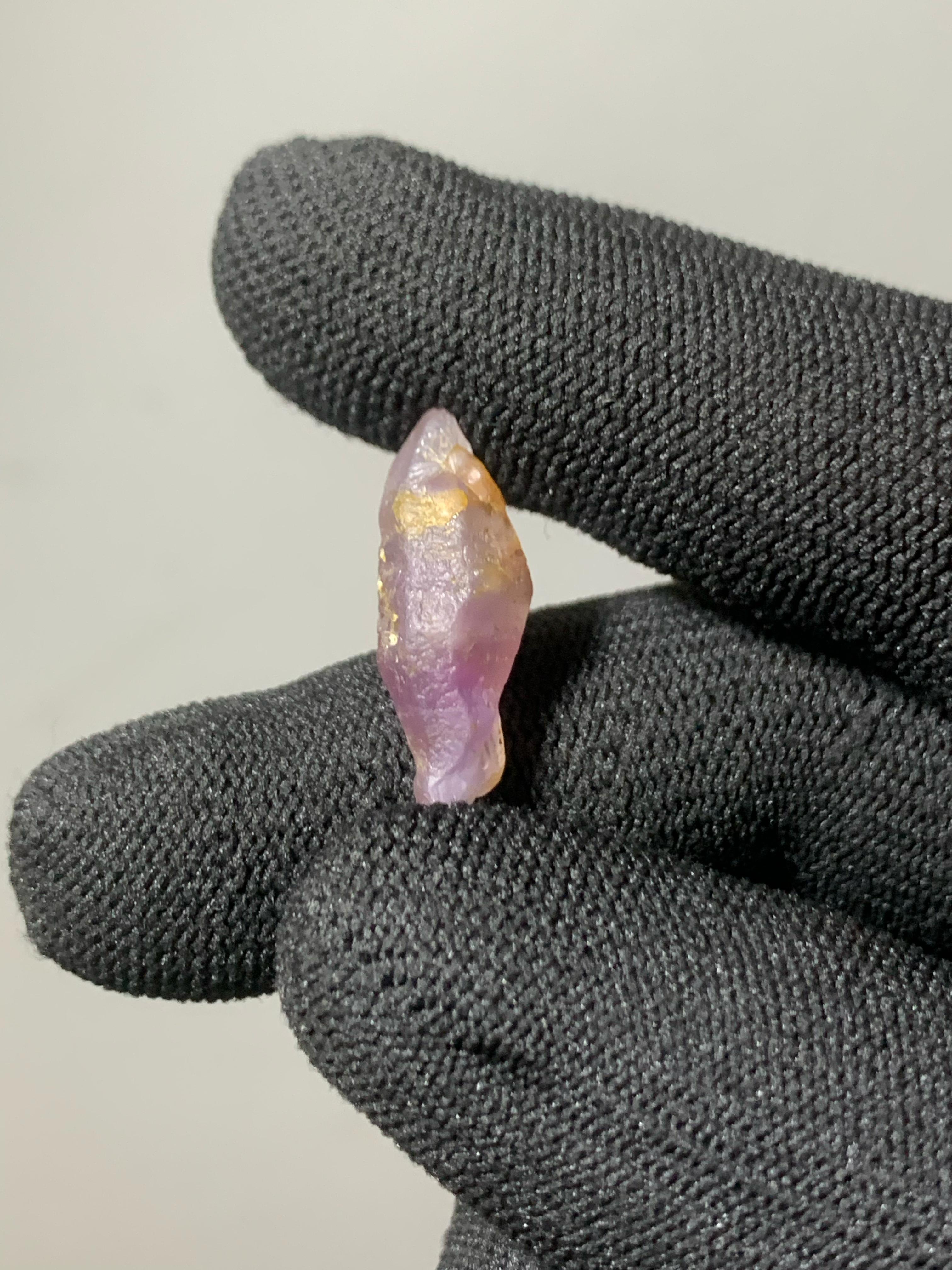 Natural Sapphire Crystal 19.50 ct, Rough Gemstone – Sri Lanka