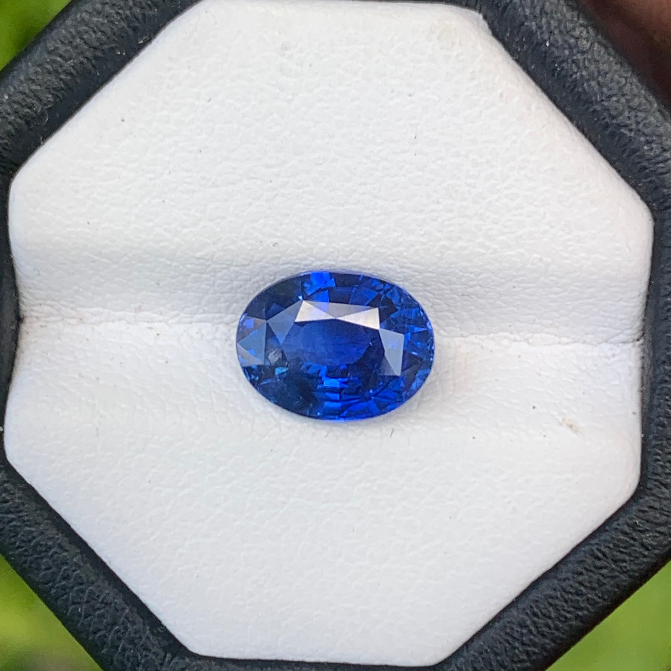Unheated Cornflower Blue Sapphire 5.56 ct Oval – Sri Lanka