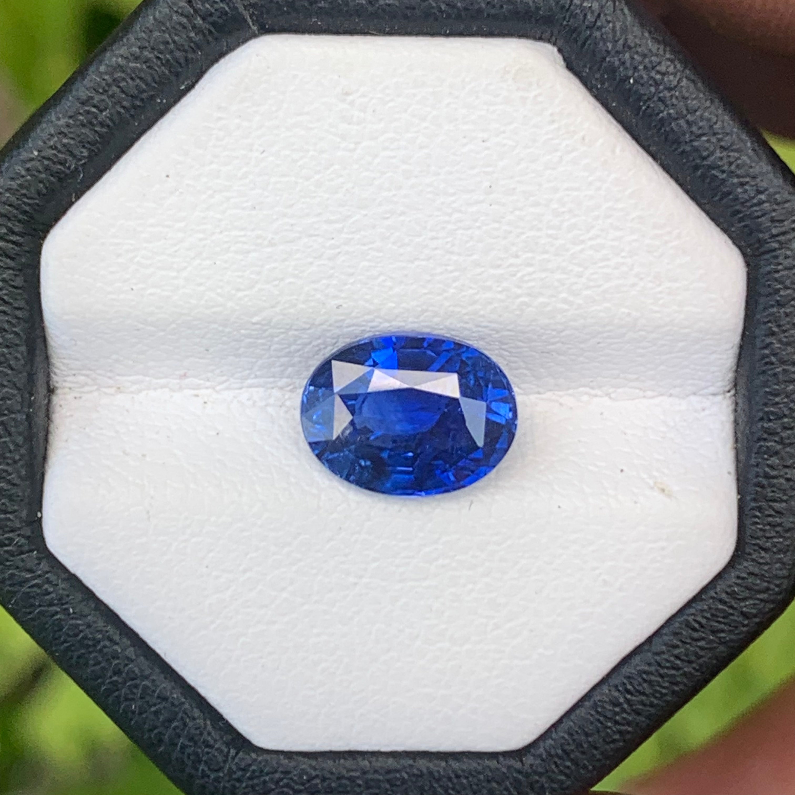 Unheated Cornflower Blue Sapphire 5.56 ct Oval – Sri Lanka