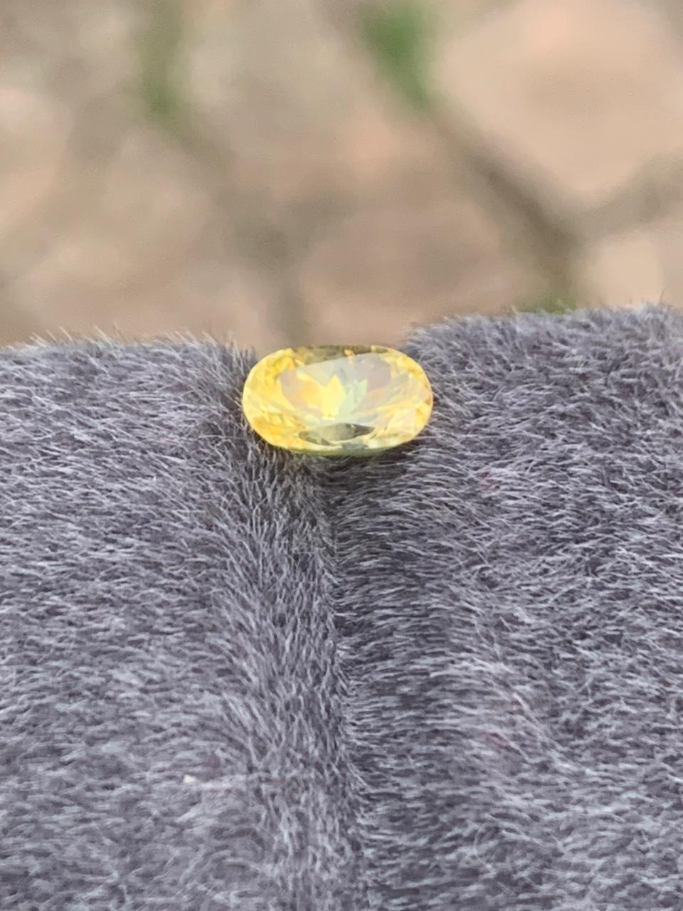 Unheated Yellow Sapphire 1.35 ct Oval – Sri Lanka