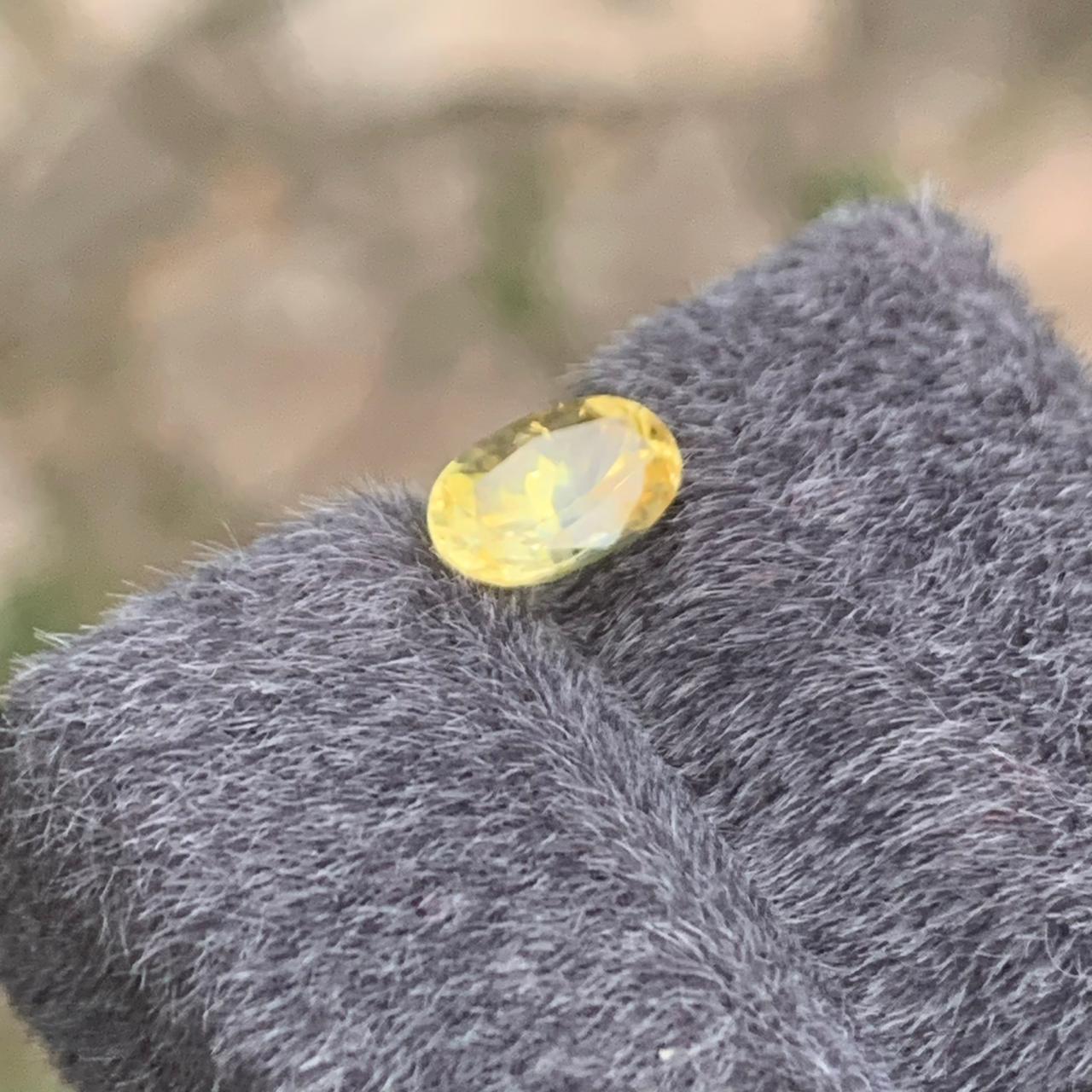 Unheated Yellow Sapphire 1.35 ct Oval – Sri Lanka