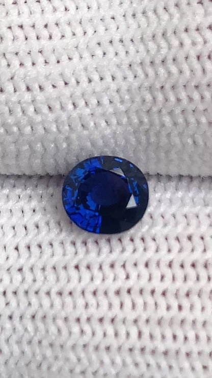 Natural Blue Sapphire - 1.07 Ct,  Round Cut, Natural Corundum