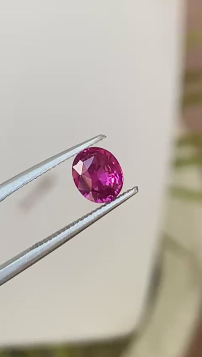 Unheated Hot Pink Sapphire 1.10 ct Oval – Mozambique